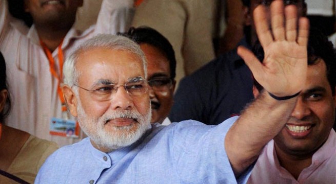 Permanent Link to Rahul Gandhi, Narendra Modi’s ‘khooni panja’ comes under Election Commission radar Rahul Gandhi, Narendra Modi's 'khooni panja' comes under Election Commission radar