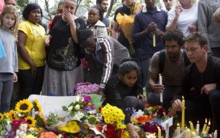 Tears and tributes as Nelson Mandela lies in state