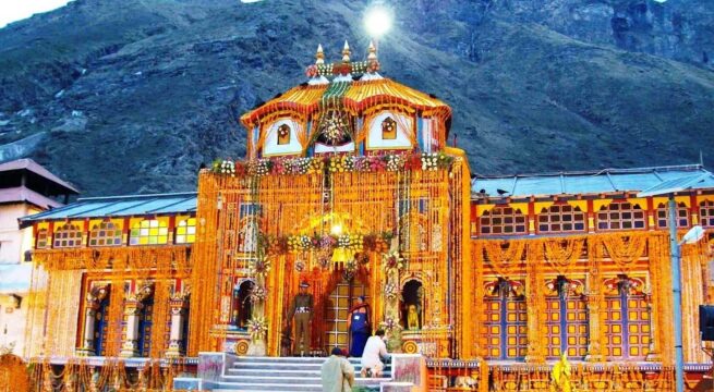 badrinath-temple-in-may