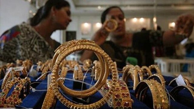Gold prices gain by Rs 240 to Rs 31,890 per ten gram