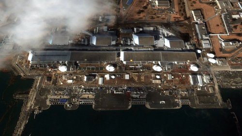 Japan extends clean-up deadline around crippled Fukushima nuke plant to 2017