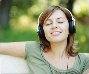 Listening to favourite music can help relieve nagging pain