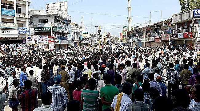 Blackout in all 13 districts in Seemandhra : Telangana turmoil