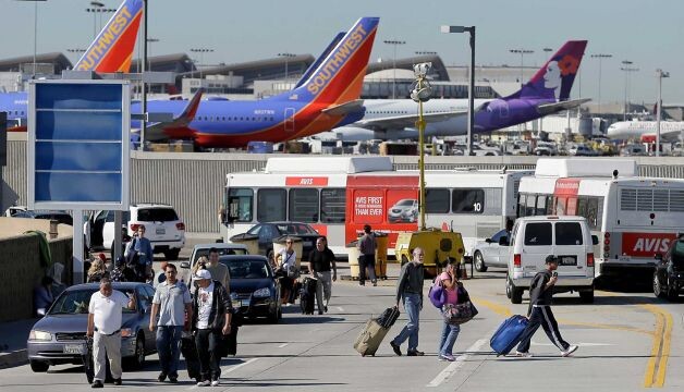 1 killed, 2 wounded in Los Angeles Airport shooting