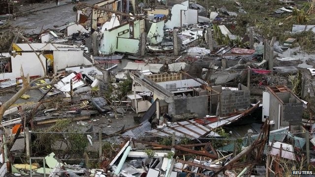 10,000 feared dead in Philippines by typhoon 'Haiyan'