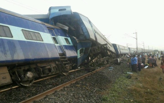 4 passengers killed and 50 injured as Mangala Express derailed near Nashik