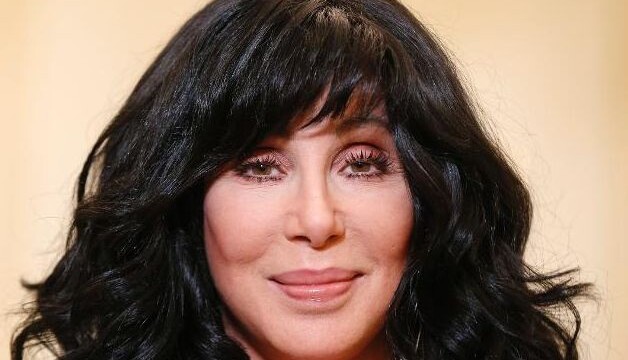 Cher to undergo foot surgery