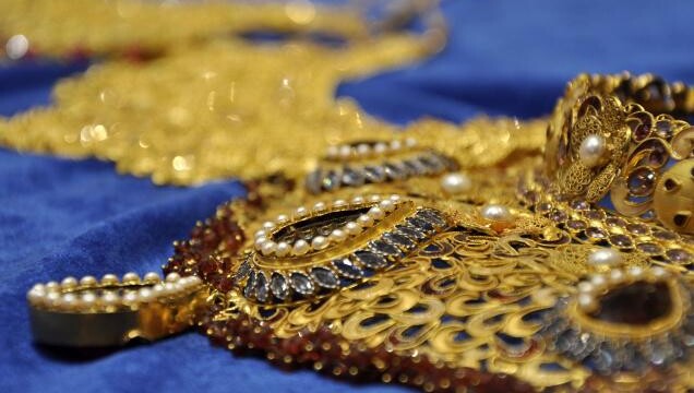 Gold declines further on reduced offtake, global cues