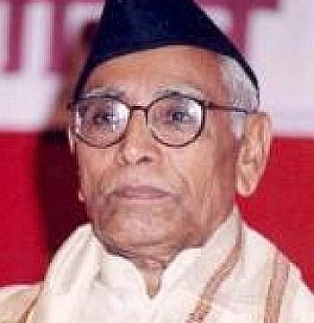 Digvijay Singh has lost his ‘mental balance’: M G Vaidya