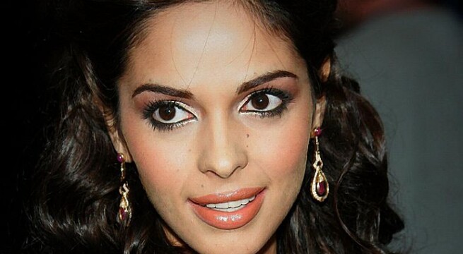 Vijay Singh wins Mallika Sherawat's heart