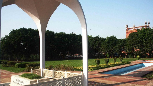 Government clueless about sorry state of Maulana Azad's mausoleum