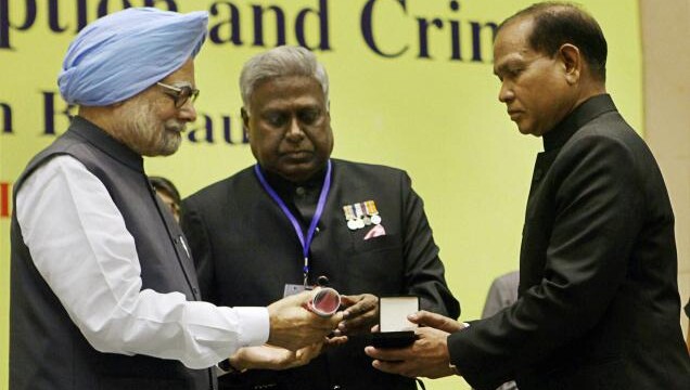 Probe agency should not sit in judgement over policy: Manmohan