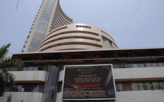 Sensex closes 50 points down; oil and ! gas stocks down