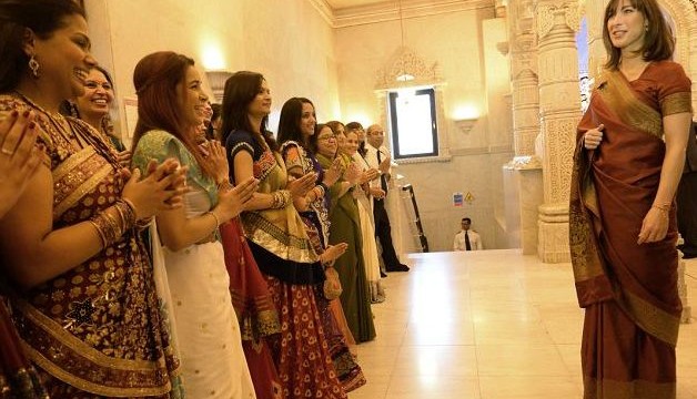 Samantha Cameron stuns in sari during Diwali celebrations in London