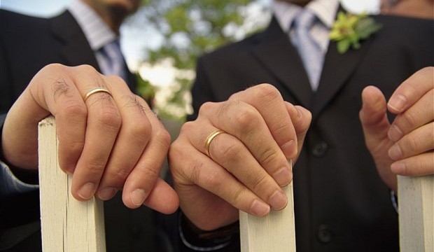 Same-sex marriage drawing overseas couples to New Zealand