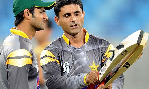 Pakistan to recall Malik, Razzaq for South Africa T20s