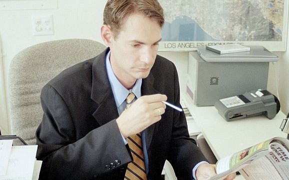 Slapping smoking ban in offices not enough to make workers kick the butt