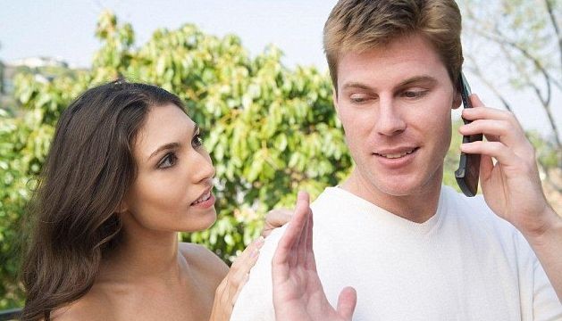 Smartphone obsession makes for cheating partners