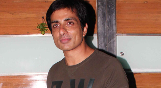 'Kaddu Katega' my 'Munni badnaam': Sonu Sood