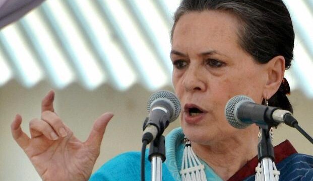 Sonia inaugurates projects in Raebareli