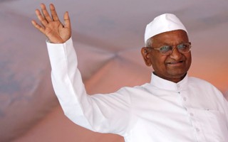 Hazare 'extremely weak' on 10th day of hunger strike