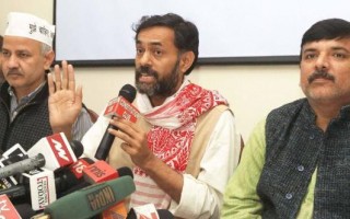 Unfair games being played between people and AAP: Yogendra Yadav