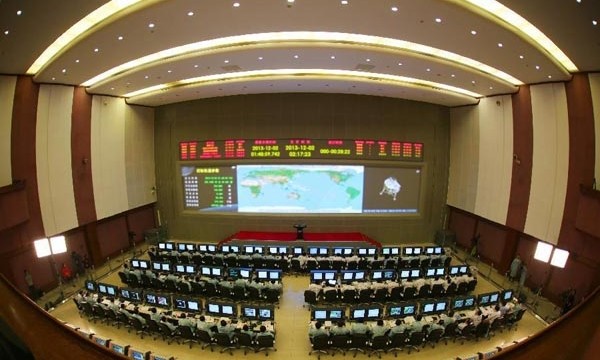 China announces launch of Chang'e-3 lunar probe "successful"