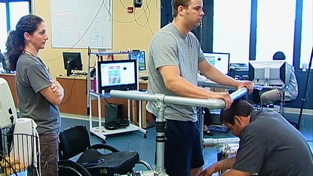 New treatment helps people with spine injuries walk better