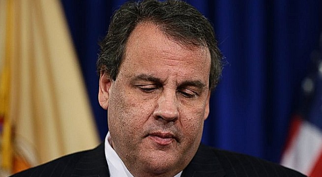 Chris Christie Fires Top Aide, Apologizes for Bridge Scandal