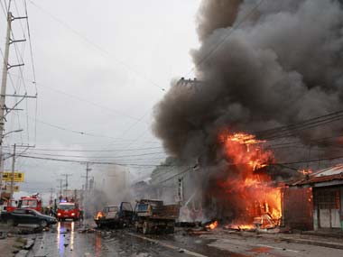 Philippines : Bomb at New Year's Eve Party Kills 6