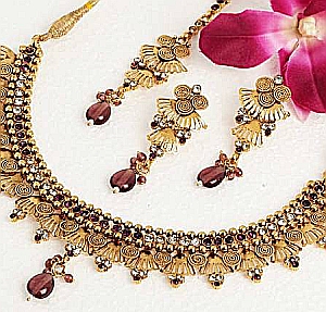 Gold prices ruled steady at Rs 30,360 per 10 grams