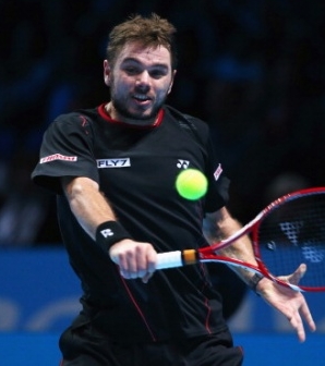 Top seed Stanislas Wawrinka scored a clinical 6-3, 6-1 win over Benjamin Becker
